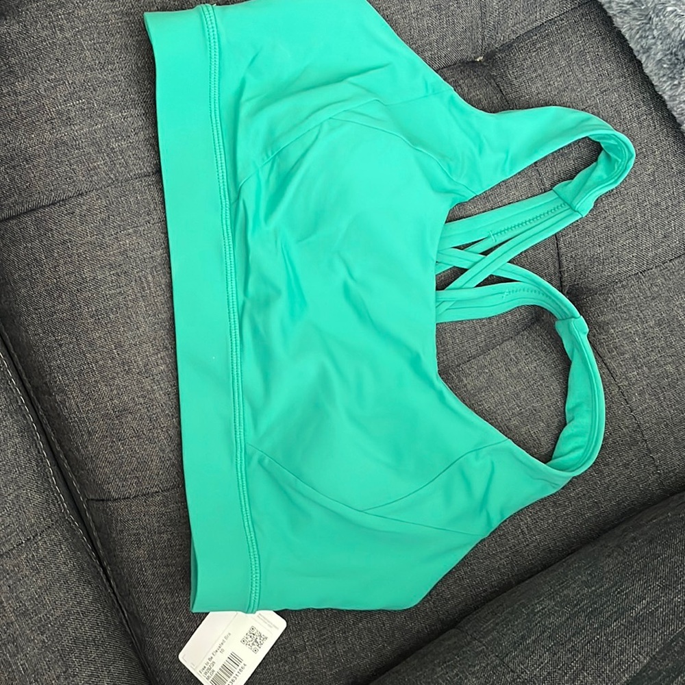Lululemon Free to be Elevated DD 10 green bra NEW